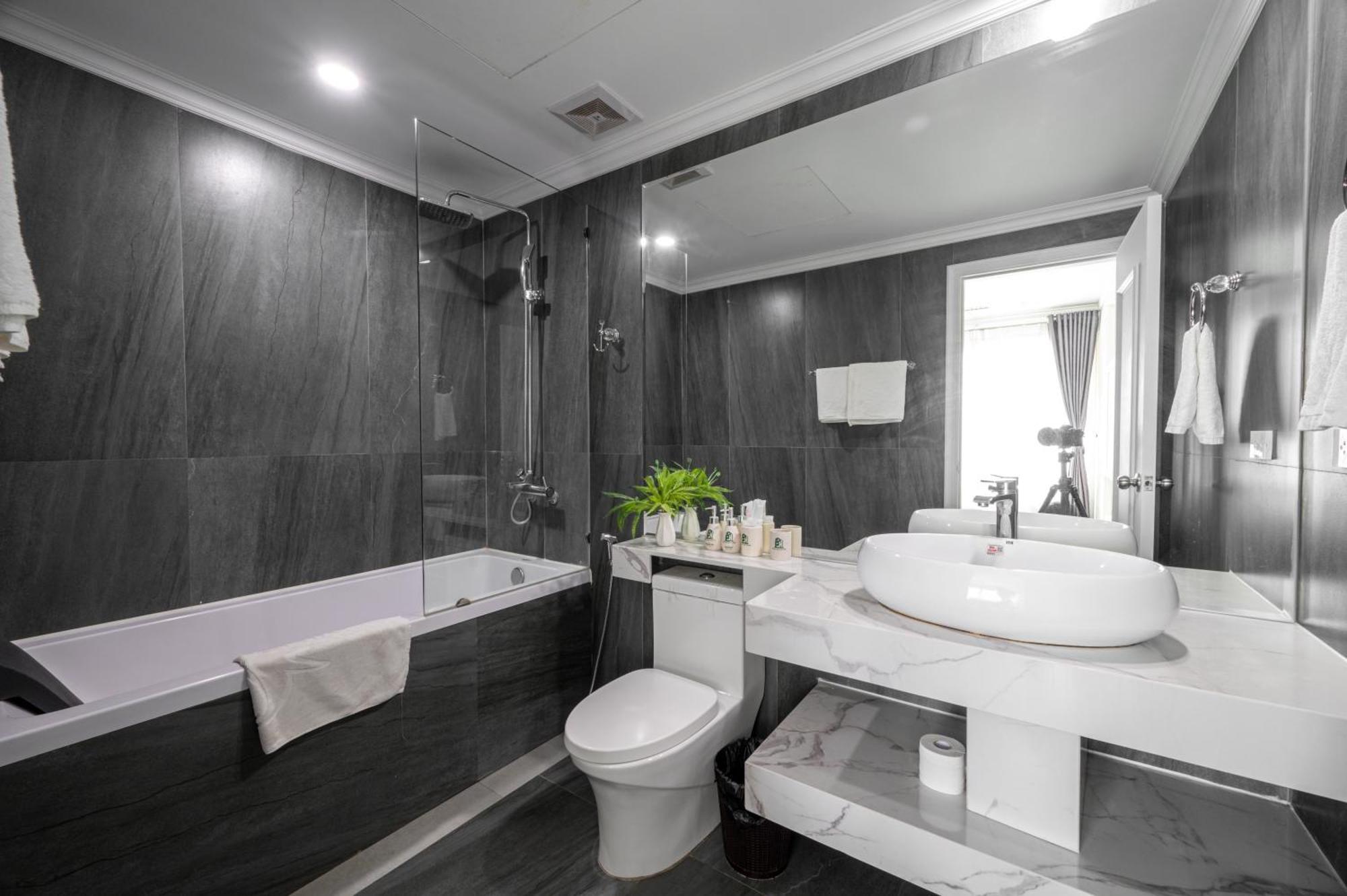 Luxe Paradise Suites Xuan Dieu 河内 外观 照片